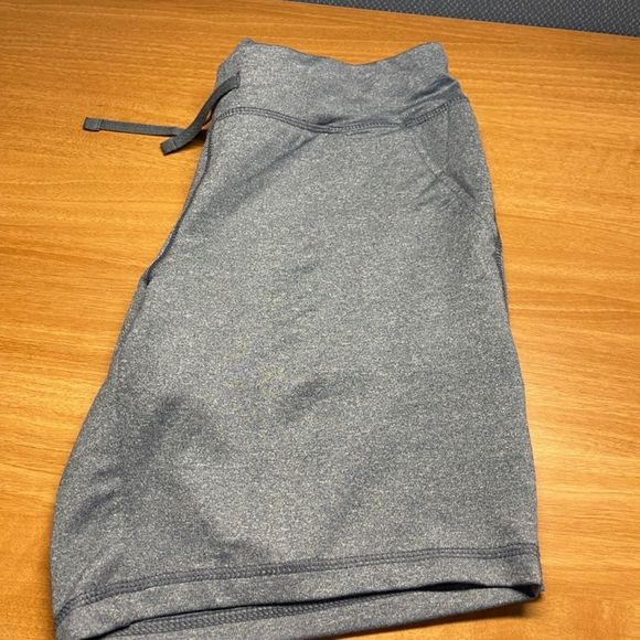 Women’s Emily B athletic shorts size M - Picture 5 of 7